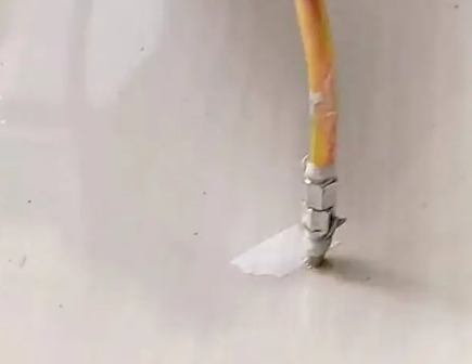 大观瓷砖空鼓维修公司专业解答在瓷砖铺贴过程中，如果使用的砂料过粗（如全部使用了粗砂），可能会导致以下问题